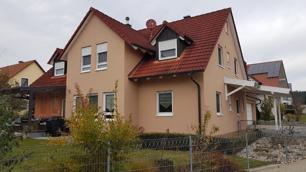 Ferienwohnung Am Kapellenaecker نيوماركت إن دير أوبيرفالز المظهر الخارجي الصورة